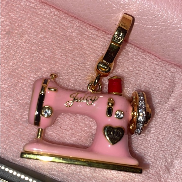 Juicy Couture SEWING MACHINE CHARM - Picture 2 of 11